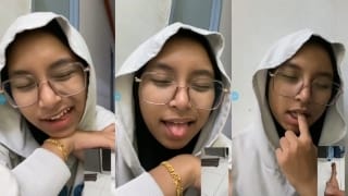 Bokep VCS Gadis Hijabers Malay Manis Nemenin Pacar Jadi Bacol