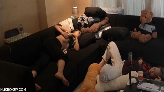 Bokep Indo Kaari Noa Live Ga Sadari Buka Baju Keliatan Toket