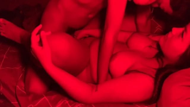 Bokep Indo Ngewe Komang Ayu Bali di Kamar Lampu Merah